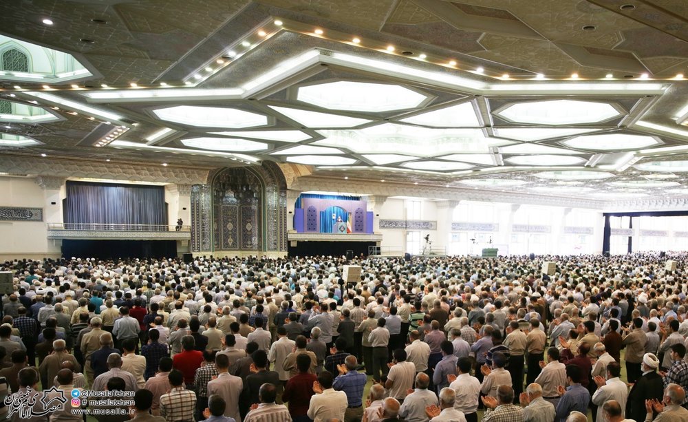 نماز جمعه - شبستان اصلی مصلی